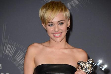 Miley Cyrus ist bekannt für ihren freizügigen Kleidungsstil Miley Cyrus ist bekannt für ihren freizügigen Kleidungsstil