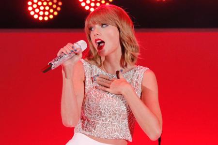 Taylor Swift trägt gerne bauchfrei Taylor Swift trägt gerne bauchfrei