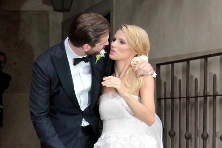 Michelle Hunziker und Tomaso Trussardi turteln bei ihrer Hochzeit in Bergamo Michelle Hunziker und Tomaso Trussardi turteln bei ihrer Hochzeit in Bergamo