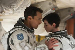 "Interstellar": Hinterm Saturn gleich links