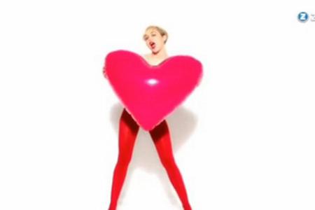 Miley Cyrus posiert neuerdings auch für Strumpfhosen Miley Cyrus posiert neuerdings auch für Strumpfhosen