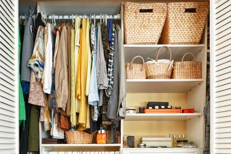Ein aufgeräumter Kleiderschrank macht Freude Ein aufgeräumter Kleiderschrank macht Freude