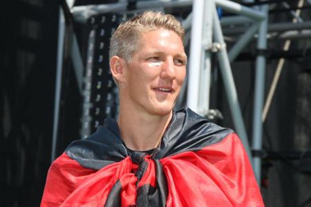 Nach der WM, vor dem Fauxpas: Bastian Schweinsteiger am 15.7. in Berlin Nach der WM, vor dem Fauxpas: Bastian Schweinsteiger am 15.7. in Berlin