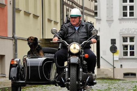 Polizeihauptmeister Krause ermittelt in einem Gestüt Polizeihauptmeister Krause ermittelt in einem Gestüt