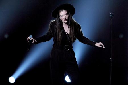 Lorde bei einem Auftritt in Las Vegas im Mai 2014 Lorde bei einem Auftritt in Las Vegas im Mai 2014
