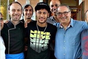 Pizzeria-Märchen: Der große Neymar speist im kleinen Erding