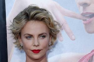 Charlize Theron: "Ich mag es, wenn ein Mann ein Mann sein kann"