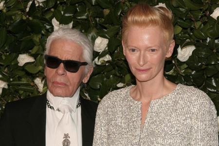 Die Schauspielerin und der Modezar: Tilda Swinton an der Seite von Karl Lagerfeld Die Schauspielerin und der Modezar: Tilda Swinton an der Seite von Karl Lagerfeld