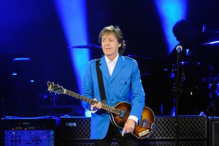 Der frisch genesene Paul McCartney stand beinahe drei Stunden auf der Bühne Der frisch genesene Paul McCartney stand beinahe drei Stunden auf der Bühne