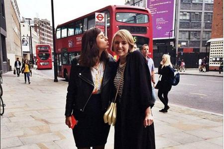 Nike van Dinther und Sarah Gottschalk sind beste Freundinnen und betreiben gemeinsam den Blog Nike van Dinther und Sarah Gottschalk sind beste Freundinnen und betreiben gemeinsam den Blog