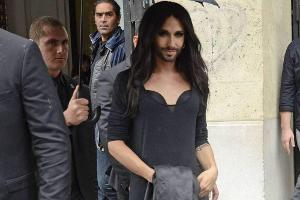 Conchita Wurst nach ihrem Laufstegeinsatz bei Gaultier