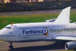 Er flog den "Siegerflieger": So erlebte Pilot Markus Imlig Jogi Löw, Poldi und Co.