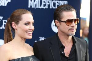 Angelina Jolie holt alle ihre Kinder vor die Kamera