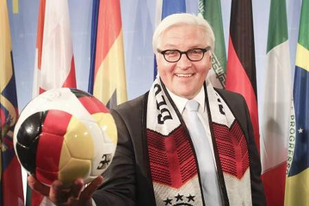 Fußballfan Steinmeier feuert die DFB-Elf mit einem Vine-Video an Fußballfan Steinmeier feuert die DFB-Elf mit einem Vine-Video an