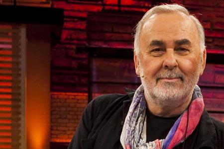 Udo Walz ließ sich anlässlich seines 70. Geburtstages hüllenlos ablichten Udo Walz ließ sich anlässlich seines 70. Geburtstages hüllenlos ablichten