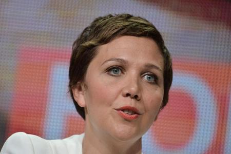 Maggie Gyllenhaal kann die Finger einfach nicht von den Glimmstängeln lassen Maggie Gyllenhaal kann die Finger einfach nicht von den Glimmstängeln lassen