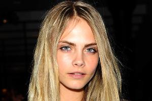 Cara Delevingne & Co. laufen für Karl Lagerfeld