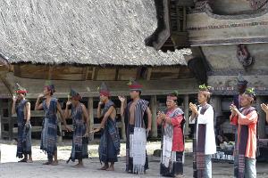 Indonesien: Segeltörns, Megalithen und eine Mini-Insel