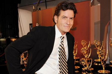Charlie Sheen bei der Emmy-Verleihung - der Schauspieler war bereits mehrmals für die begehrte TV-Auszeichnung nominiert Charlie Sheen bei der Emmy-Verleihung - der Schauspieler war bereits mehrmals für die begehrte TV-Auszeichnung nominiert