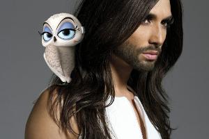 Conchita Wurst spricht die Eule Eva in "Die Pinguine aus Madagascar"