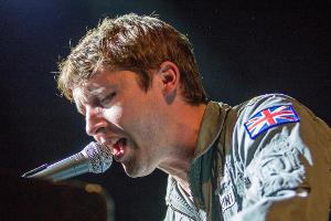 James Blunt widmet Prinz Harry "You're Beautiful"