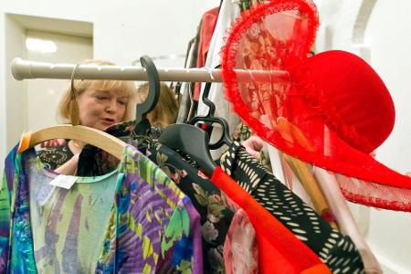 Tauschbörsen sind eine gute Gelegenheit aus alter Kleidung Geld zu machen Tauschbörsen sind eine gute Gelegenheit aus alter Kleidung Geld zu machen
