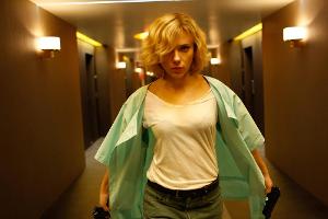 "Lucy": Sci-Fi-Action mit philosophischen Wirrungen
