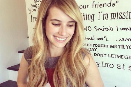 Emma Roberts fühlt sich mit blonden, langen Haaren wohler in ihrer Haut Emma Roberts fühlt sich mit blonden, langen Haaren wohler in ihrer Haut