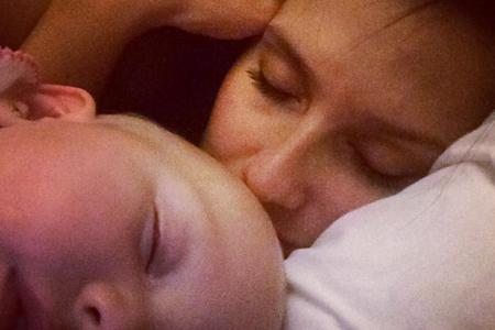 Hilaria Baldwin mit Töchterchen Carmen Hilaria Baldwin mit Töchterchen Carmen