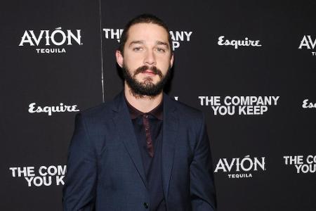Weiß, was in unbequemen Situationen zu tun ist: Shia LaBeouf Weiß, was in unbequemen Situationen zu tun ist: Shia LaBeouf
