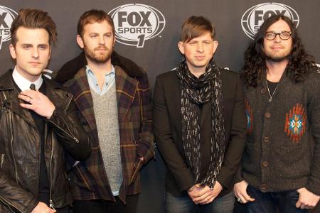 Brach sich die Rippen: Nathan Followill (rechts) mit seinen Bandkollegen Brach sich die Rippen: Nathan Followill (rechts) mit seinen Bandkollegen