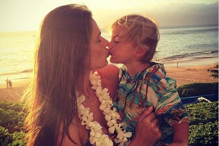 Model Alessandra Ambrosio im Urlaub auf Hawaii Model Alessandra Ambrosio im Urlaub auf Hawaii