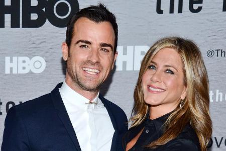 Jennifer Aniston mit ihrem Verlobten Justin Theroux Jennifer Aniston mit ihrem Verlobten Justin Theroux