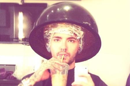 Alles beginnt beim Friseur: Bill Kaulitz verkündet den Tokio-Hotel-Videodreh Alles beginnt beim Friseur: Bill Kaulitz verkündet den Tokio-Hotel-Videodreh