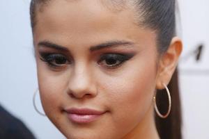 Paparazzi-Stress: Selena Gomez baut Unfall beim Ausparken