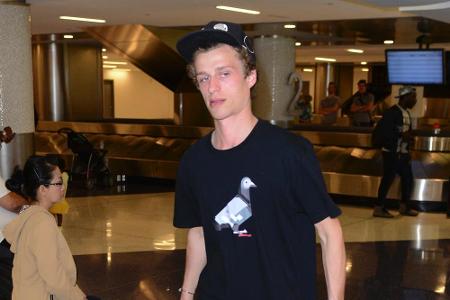 Zum zweiten Mal schwer verunglückt: Conrad Hilton Zum zweiten Mal schwer verunglückt: Conrad Hilton