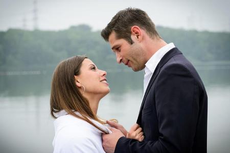 Melanie (Anna-Katharina Fecher) und Deniz (Igor Dolgatschew) Melanie (Anna-Katharina Fecher) und Deniz (Igor Dolgatschew)