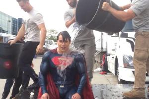 "Ice Bucket Challenge": Jetzt muss auch Superman dran glauben