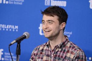 Daniel Radcliffe stellt seltsame Dinge mit seiner Zunge an