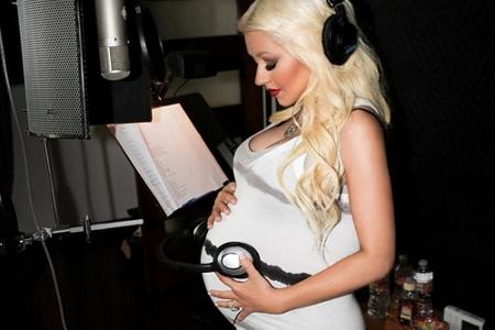 Noch bis kurz vor der Geburt im Studio: Christina Aguilera Noch bis kurz vor der Geburt im Studio: Christina Aguilera