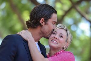 Kaley Cuoco bedient gerne ihren  Mann
