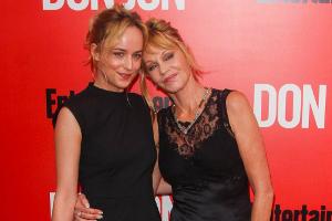 Melanie Griffith (r.) und Tochter Dakota Johnson auf der Premiere von "Don Jon" in New York