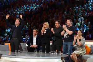 Letzte Gäste bei "Wetten, dass..?": Jan Josef Liefers, Markus Lanz, Helene Fischer, Ben Stiller, Elton, Katarina Witt (v.li.)
