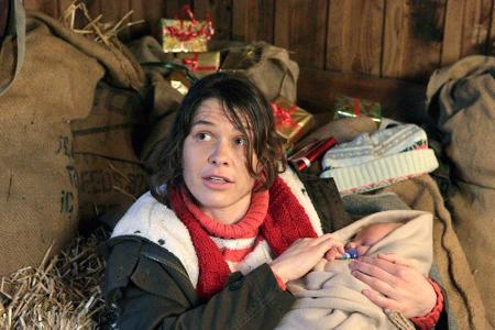 In der Waldhütte bringt Bärbel Schmied (Meike Droste) ihr Baby zur Welt In der Waldhütte bringt Bärbel Schmied (Meike Droste) ihr Baby zur Welt