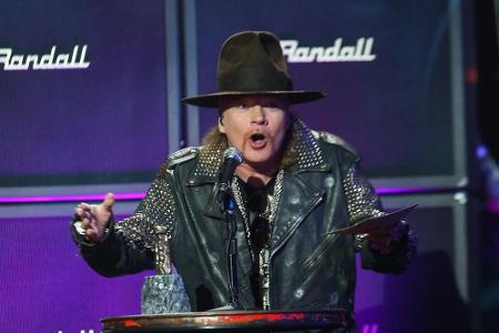 Ziemlich lebendig: Axl Rose bei einer Preisverleihung im April Ziemlich lebendig: Axl Rose bei einer Preisverleihung im April