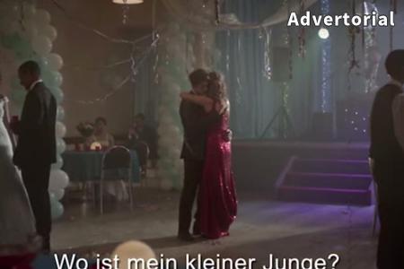 Die Mutter trauert um ihren kleinen Jungen, der durch Old Spice zum Mann geworden ist Die Mutter trauert um ihren kleinen Jungen, der durch Old Spice zum Mann geworden ist