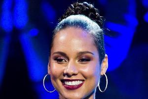 Alicia Keys bringt Jungen zur Welt