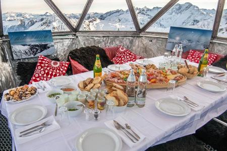 Gipfelfrühstück bei Sonnenaufgang in Bad Gastein Gipfelfrühstück bei Sonnenaufgang in Bad Gastein