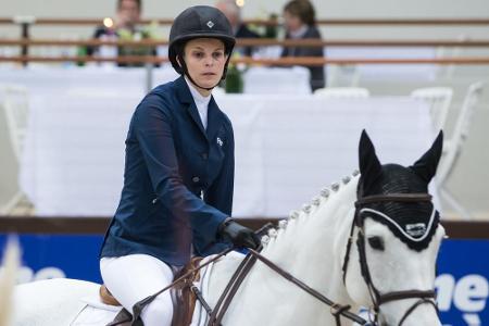 Athina Onassis und ihre Stute Camille, die nach dem Unfall eingeschläfert werden musste Athina Onassis und ihre Stute Camille, die nach dem Unfall eingeschläfert werden musste
