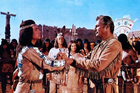 Unzertrennbar: Winnetou (Pierre Brice) und Old Shatterhand (Lex Barker) in Unzertrennbar: Winnetou (Pierre Brice) und Old Shatterhand (Lex Barker) in